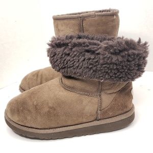 UGG Classic Short Suede Brown Boots Size 5 Women's